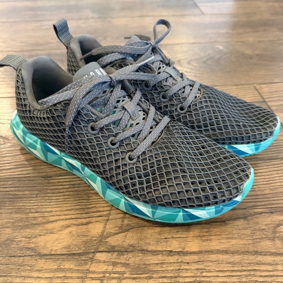 NOBULL Shoes - NOBULL Diamond Mesh Grey Womens Running Shoes Size 8